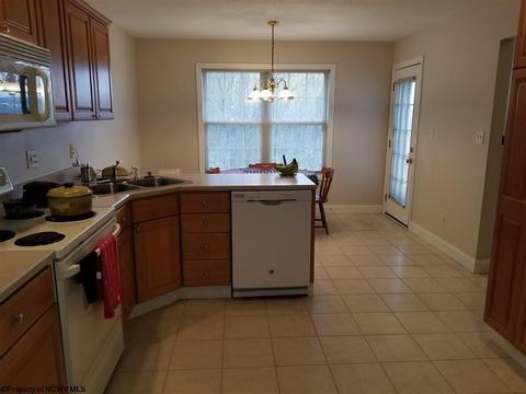 111 Cobblestone Ct, Morgantown, WV 26505 photo 5