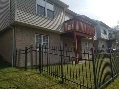 111 Cobblestone Ct, Morgantown, WV 26505 photo 2