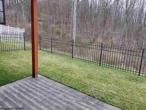 111 Cobblestone Ct, Morgantown, WV 26505 photo 3