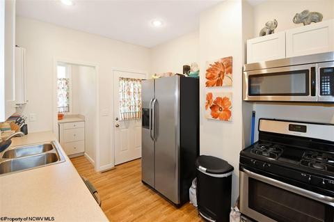 602 E Park Ave, Fairmont, WV 26554 photo 4