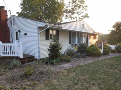 1102 Harvatis St, Morgantown, WV 26508 photo 2