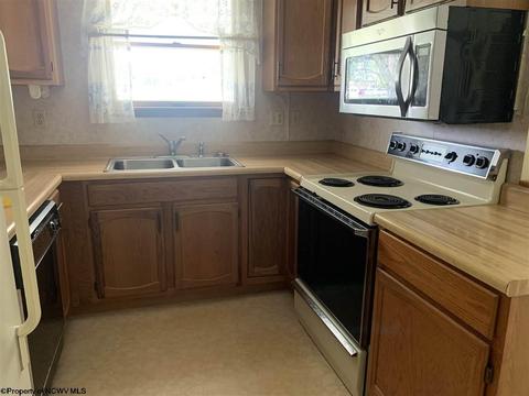 177 Collett St, Beverly, WV 26253 photo 4