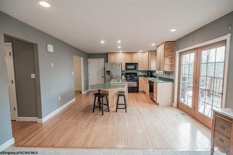 612 Eclipse Dr, Morgantown, WV 26508 photo 3