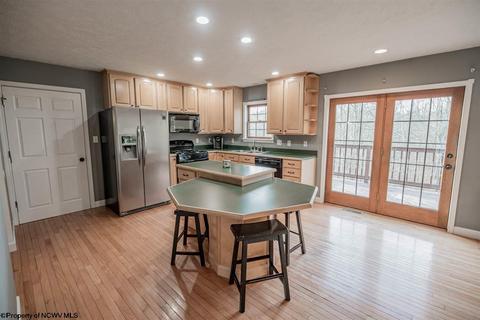 612 Eclipse Dr, Morgantown, WV 26508 photo 2