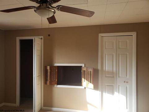 117 Baltimore St, Mannington, WV 26582 photo 13