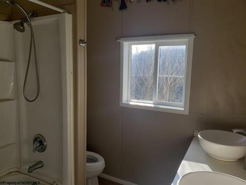 117 Baltimore St, Mannington, WV 26582 photo 10