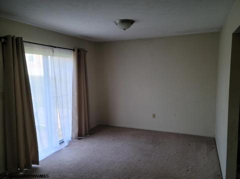 7 Rustic Dr, Morgantown, WV 26508 photo 4