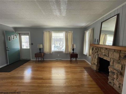 112 E Smith St, Bridgeport, WV 26330 photo 5