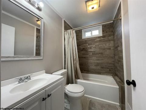 112 E Smith St, Bridgeport, WV 26330 photo 10