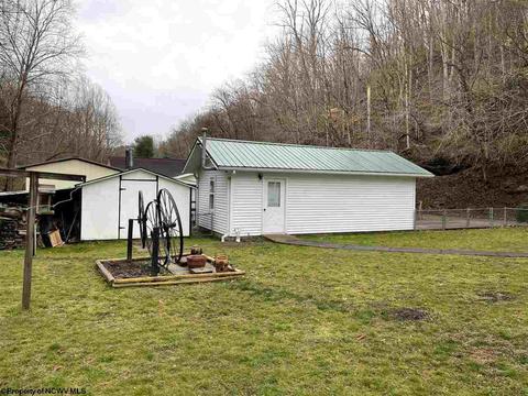 2689 Old Womans Run Rd, Sutton, WV 26601 photo 3
