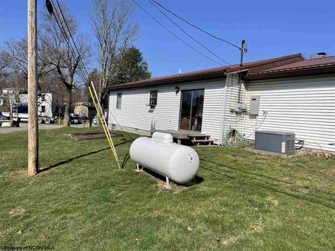 159 Main St, Bretz, WV 26524 photo 4