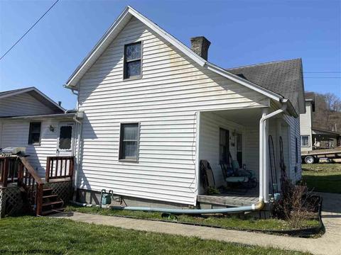27 Main St, Enterprise, WV 26568 photo 3
