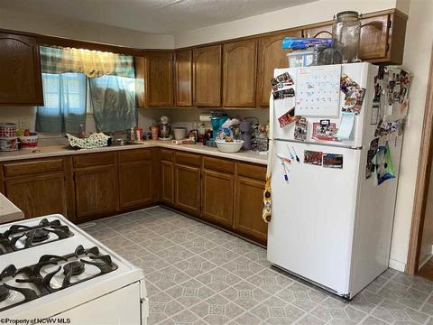 27 Main St, Enterprise, WV 26568 photo 13