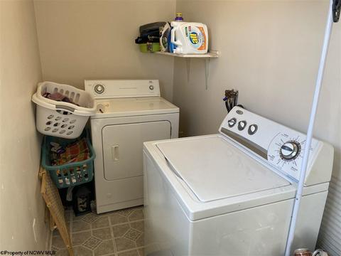 27 Main St, Enterprise, WV 26568 photo 14