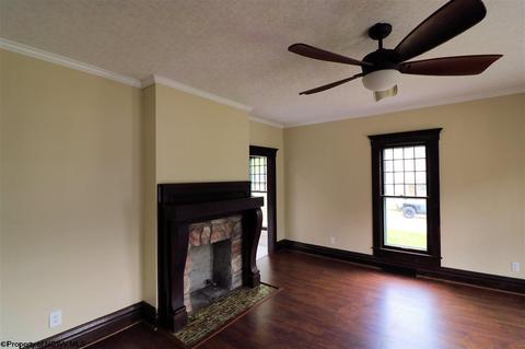 110 Valley St, Salem, WV 26426 photo 4