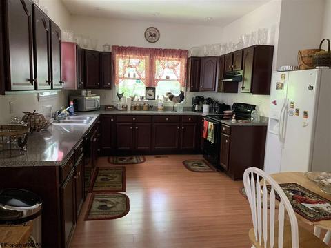 132 Valley St, Salem, WV 26426 photo 7