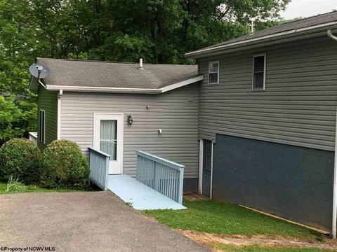 132 Valley St, Salem, WV 26426 photo 3