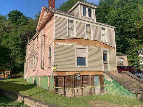 315 E Main St, Mannington, WV 26582 photo 1