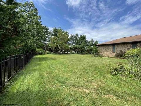 1203 Johnson Ave, Bridgeport, WV 26330 photo 2