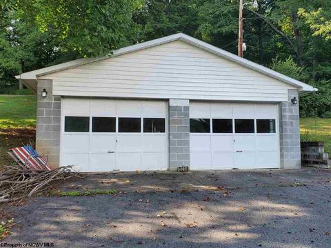 1004 Dickson St, Mannington, WV 26582 photo 4