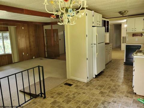 1004 Dickson St, Mannington, WV 26582 photo 7