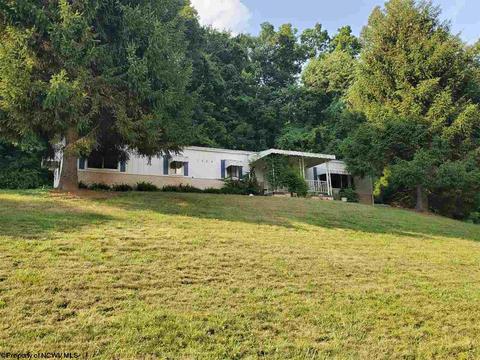 1004 Dickson St, Mannington, WV 26582 photo 1