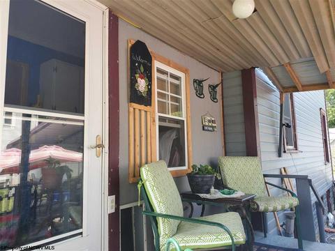405 Meadow Ave, Mannington, WV 26582 photo 3