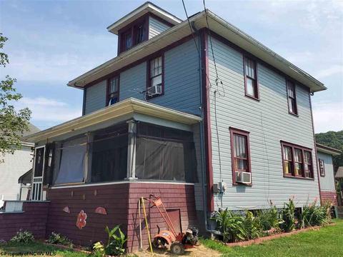 405 Meadow Ave, Mannington, WV 26582 photo 1