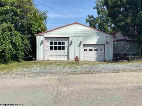 147 Plainfield Ave, Anmoore, WV 26323 photo 2