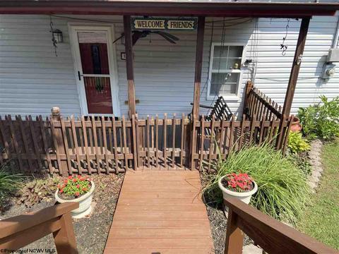 147 Plainfield Ave, Anmoore, WV 26323 photo 3
