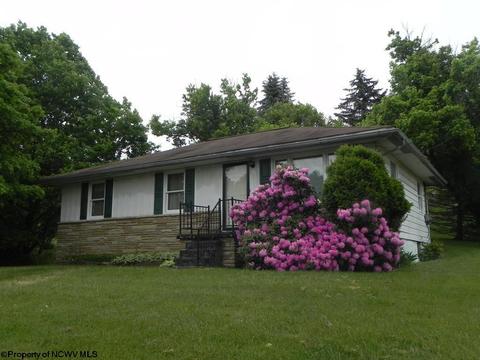 476 Tyrone Avery Rd, Morgantown, WV 26508