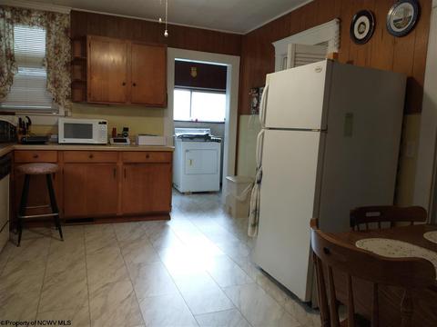 16 Prospect St, Salem, WV 26426 photo 6