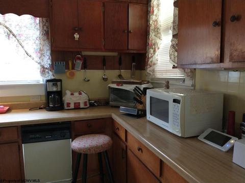 16 Prospect St, Salem, WV 26426 photo 8