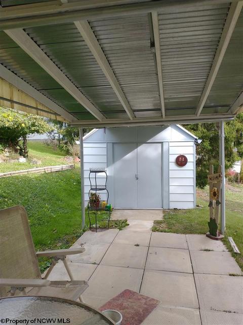 16 Prospect St, Salem, WV 26426 photo 4