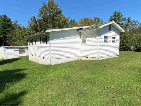 419 S Oak St, Sutton, WV 26601 photo 2