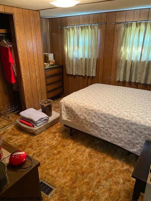 419 S Oak St, Sutton, WV 26601 photo 3