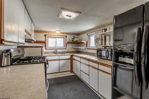403 E High St, Terra Alta, WV 26764 photo 5