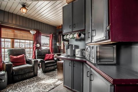 403 E High St, Terra Alta, WV 26764 photo 7