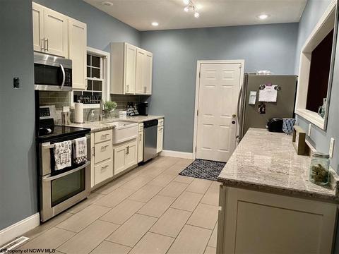 48 Skyview Dr, Mount Clare, WV 26408 photo 4