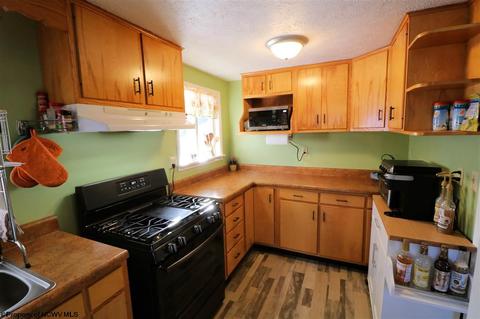 1408 E Main St, Salem, WV 26426 photo 2