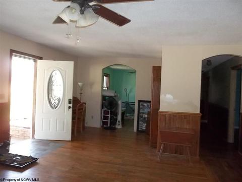 86 Benjamin Dr, Beverly, WV 26253 photo 4