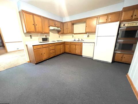 187 W Main St, Salem, WV 26426 photo 5