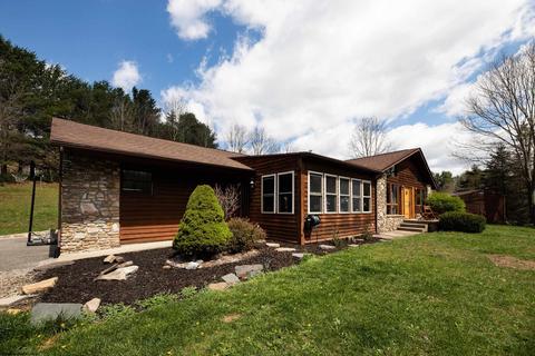 537 Pineview Dr, Elkins, WV 26241 photo 2