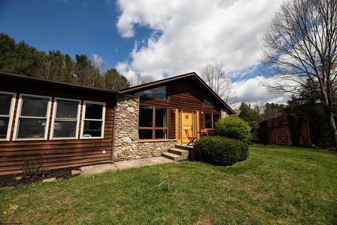 537 Pineview Dr, Elkins, WV 26241 photo 3