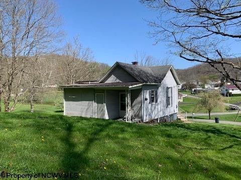 900 Sunset Dr, Mannington, WV 26582 photo 3