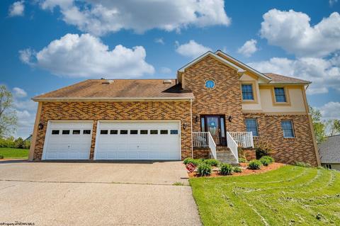 1209 Rolling Hills Dr, Morgantown, WV 26508