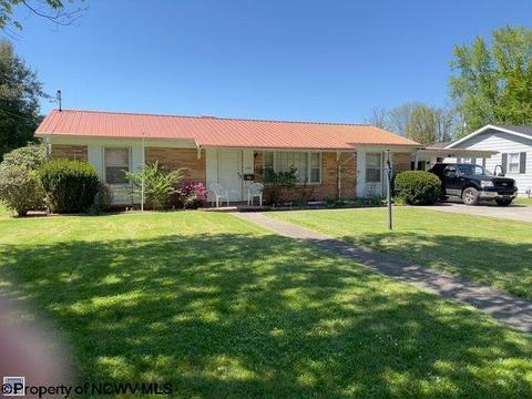 105 Ferndale Dr, Elkins, WV 26241 photo 4