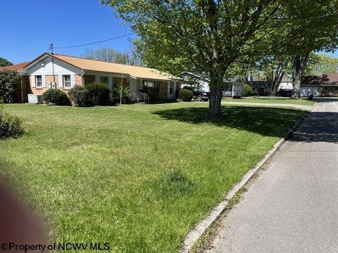 105 Ferndale Dr, Elkins, WV 26241 photo 2