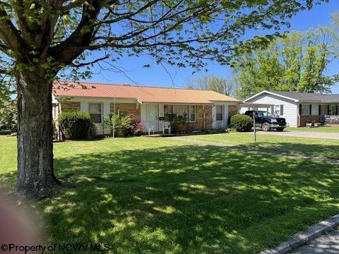 105 Ferndale Dr, Elkins, WV 26241 photo 3