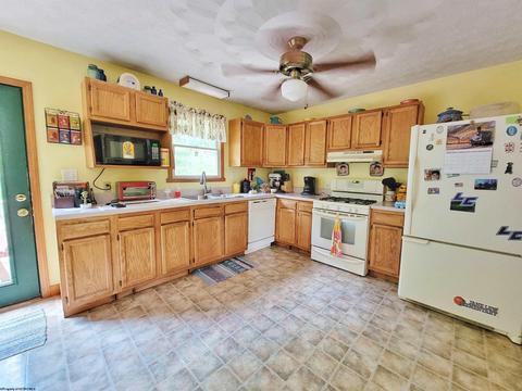 582 Simpson Run Rd, Weston, WV 26452 photo 4